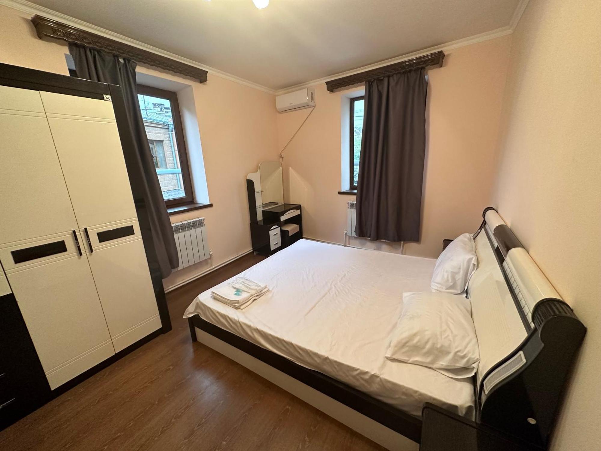 Favorit Hotel-Hostel Erévan Extérieur photo
